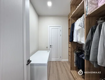 4-комнатная квартира, этаж 15 из 17, 137 м², миниатюра 6