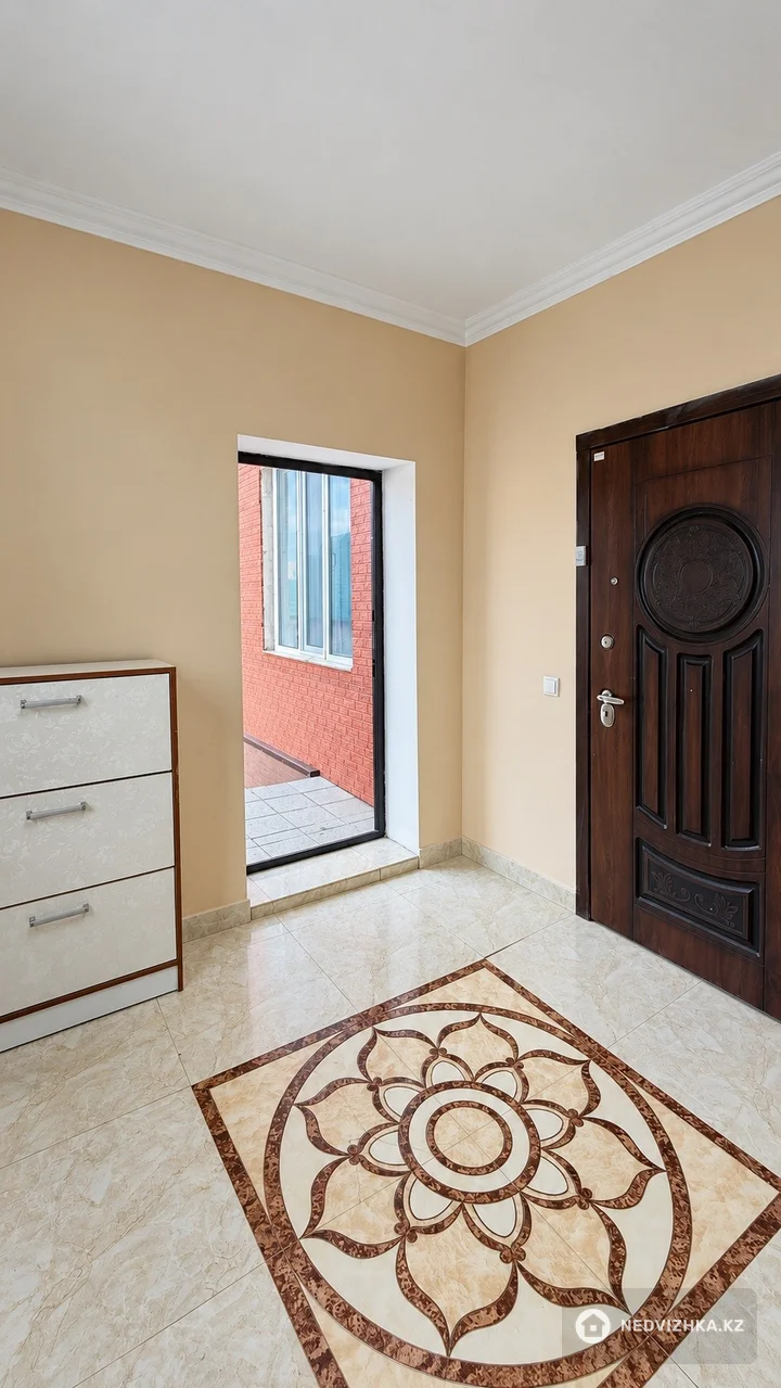 6-комнатный дом, 10 соток, 240 м², фотография 2