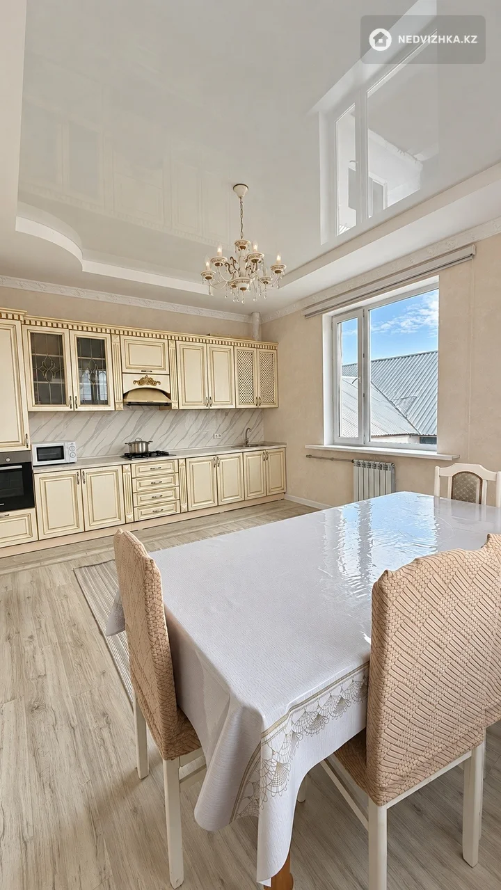6-комнатный дом, 10 соток, 240 м², фотография 3