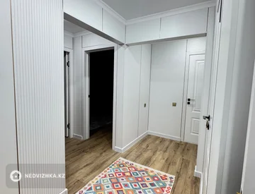 3-комнатная квартира, этаж 3 из 3, 69 м², миниатюра 2