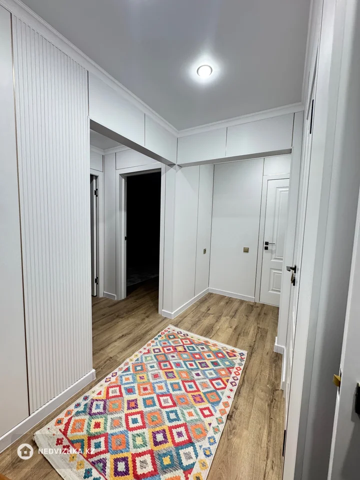 3-комнатная квартира, этаж 3 из 3, 69 м², фотография 2
