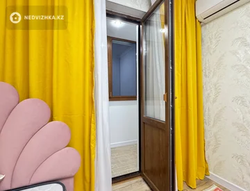 3-комнатная квартира, этаж 3 из 3, 69 м², миниатюра 3