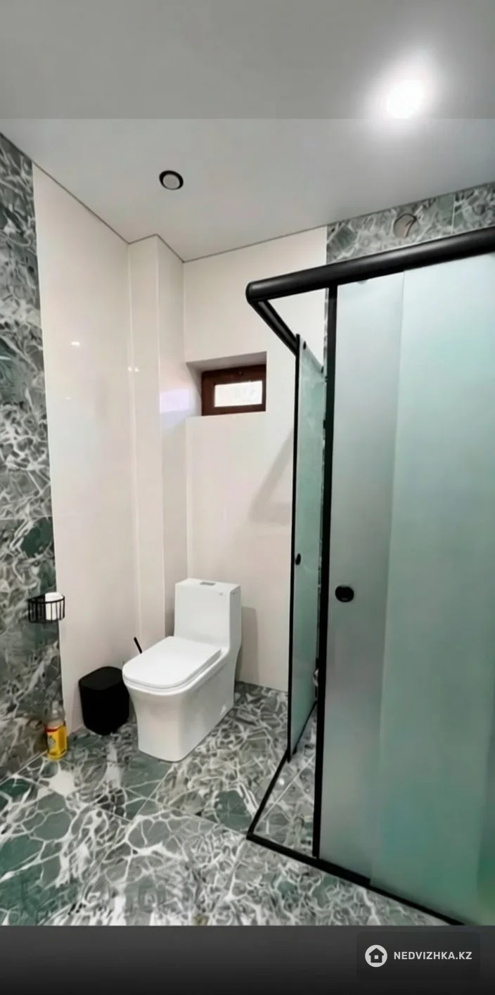 6-комнатный дом, 9 соток, 240 м², фотография 2