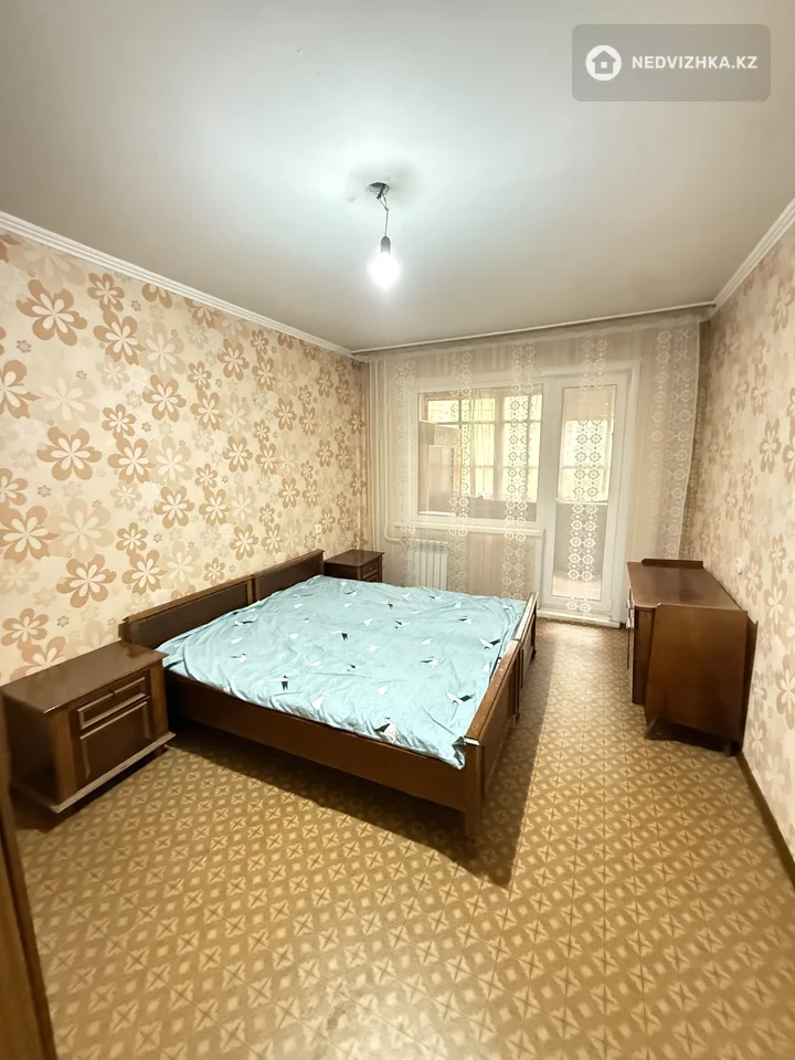 2-комнатная квартира, этаж 4 из 5, 55 м²