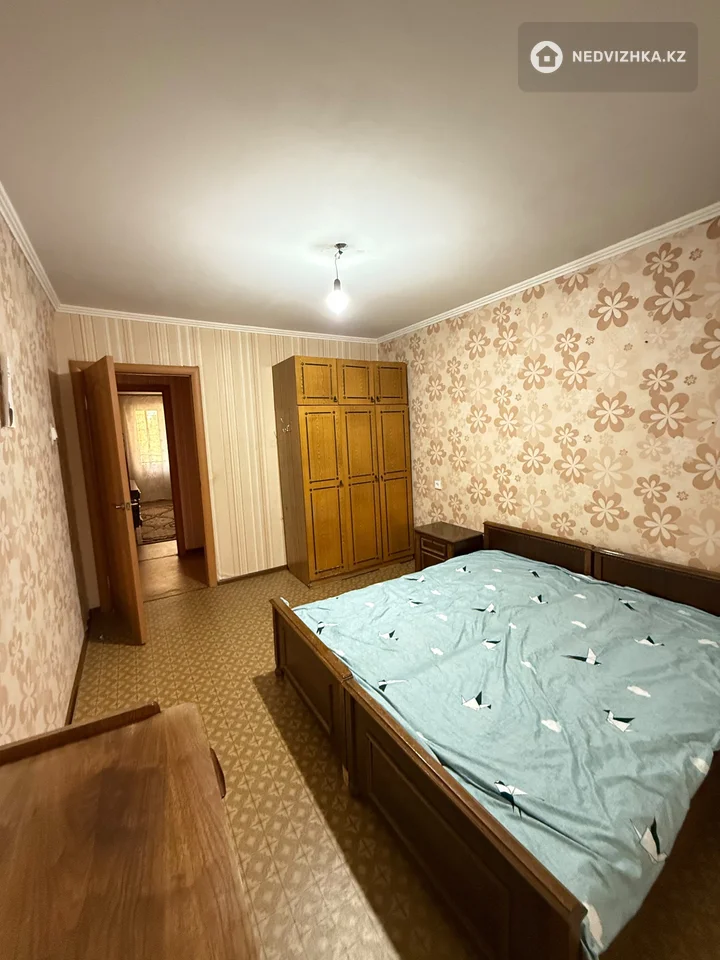 2-комнатная квартира, этаж 4 из 5, 55 м², фотография 3
