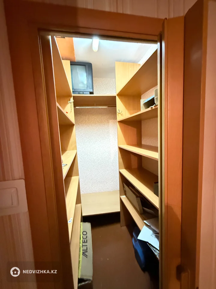 2-комнатная квартира, этаж 4 из 5, 55 м², фотография 5