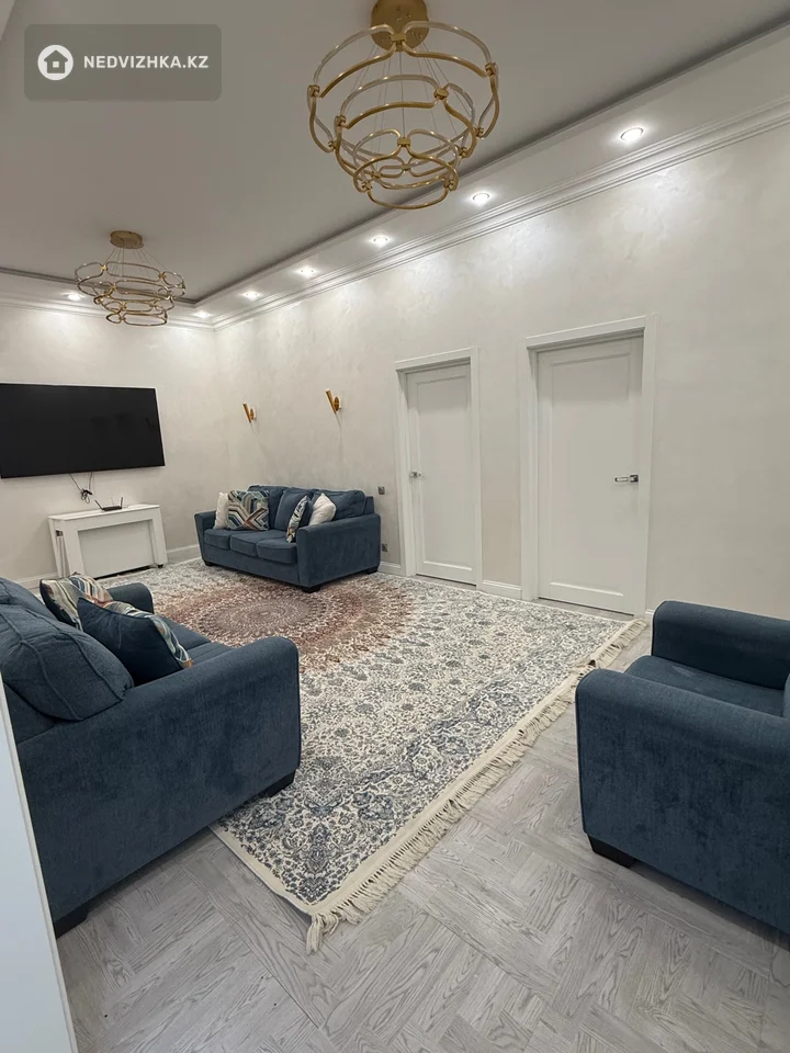 3-комнатная квартира, этаж 4 из 8, 109 м²