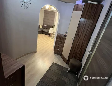 3-комнатная квартира, этаж 6 из 6, 63 м², миниатюра 6