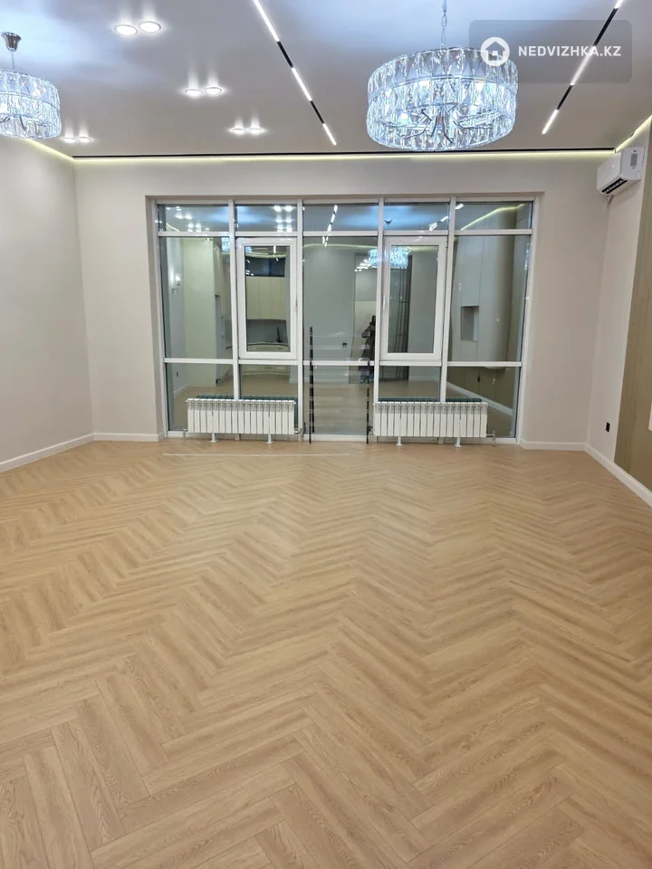 3-комнатная квартира, этаж 5 из 8, 141 м², фотография 3