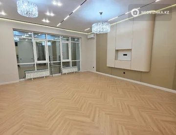 3-комнатная квартира, этаж 5 из 8, 141 м², миниатюра 1