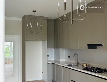 3-комнатная квартира, этаж 3 из 10, 126 м², миниатюра 1