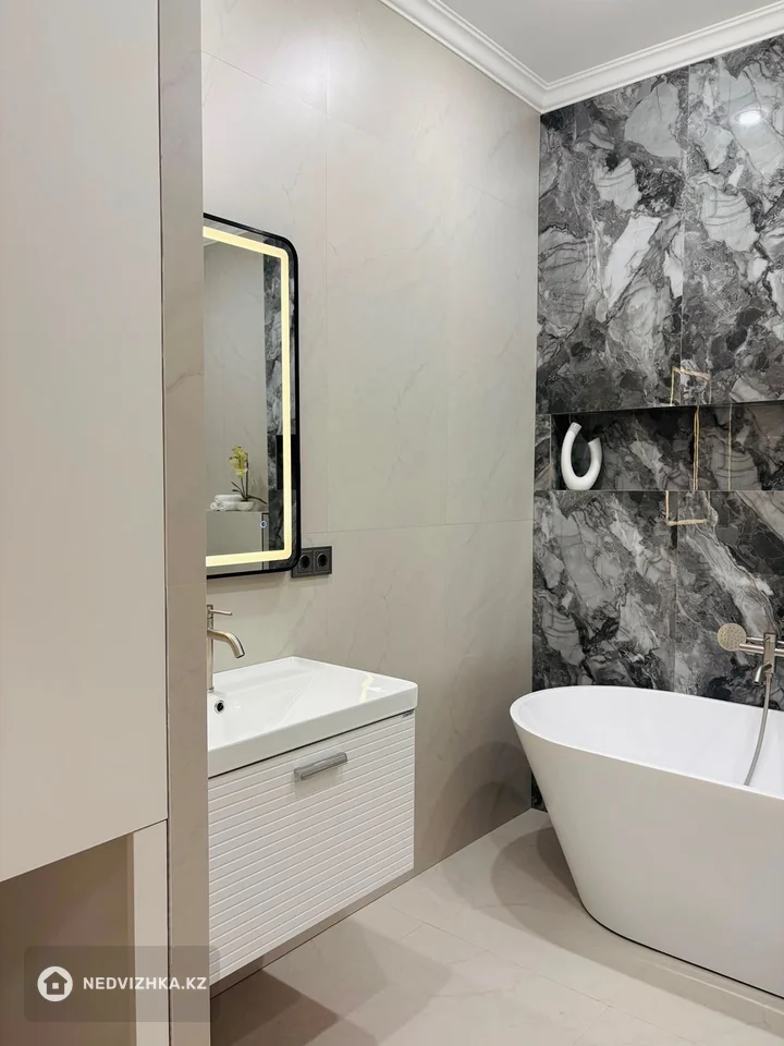 3-комнатная квартира, этаж 3 из 10, 126 м², фотография 3