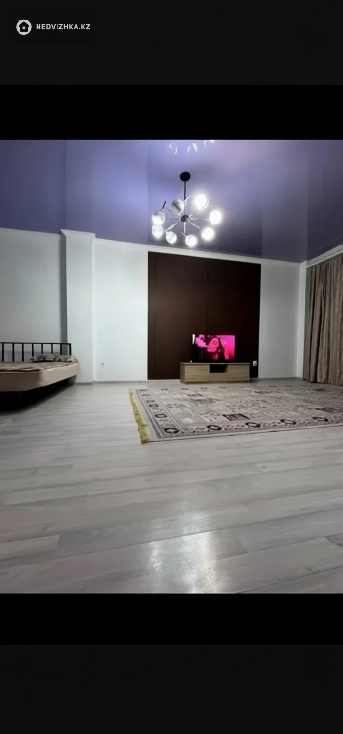 1-комнатная квартира, этаж 9 из 11, 52 м², Посуточно, фотография 4