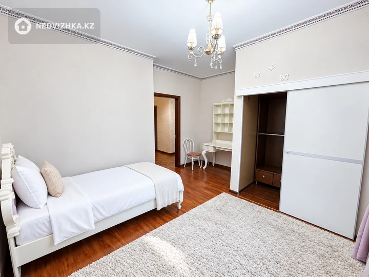 7-комнатный дом, 9 соток, 332 м², фотография 3