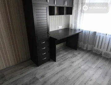 3-комнатная квартира, этаж 3 из 5, 65 м², На длительный срок, миниатюра 4