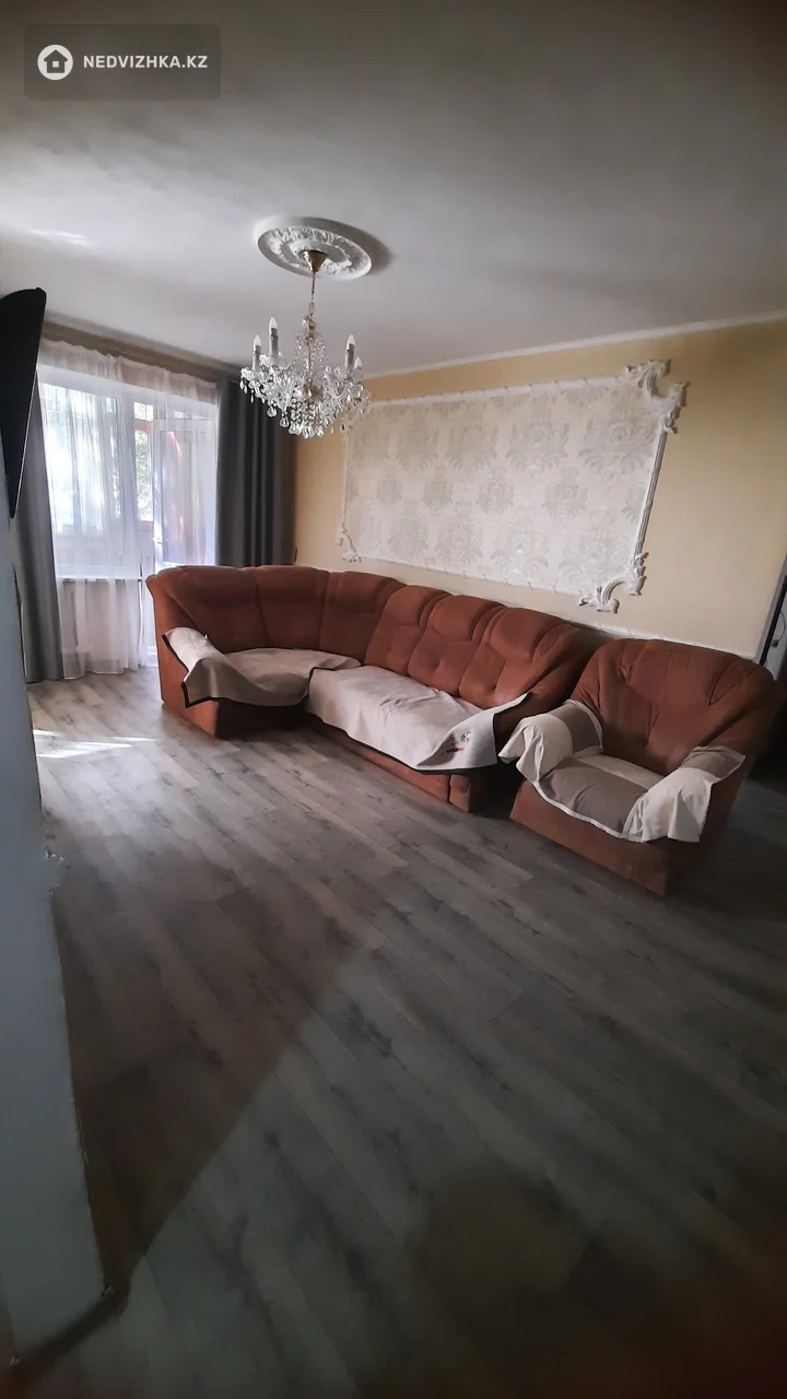 3-комнатная квартира, этаж 3 из 5, 65 м², На длительный срок