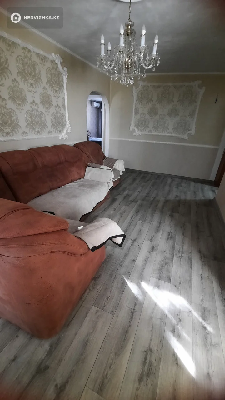 3-комнатная квартира, этаж 3 из 5, 65 м², На длительный срок, фотография 2