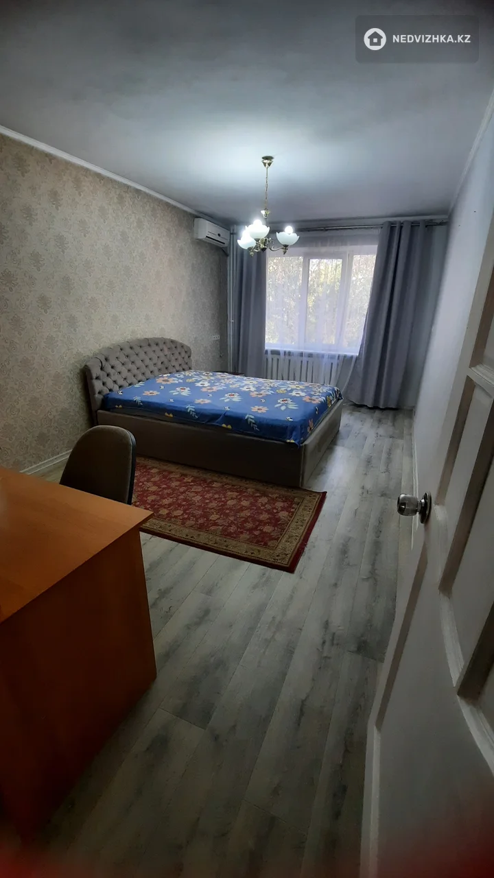 3-комнатная квартира, этаж 3 из 5, 65 м², На длительный срок, фотография 3