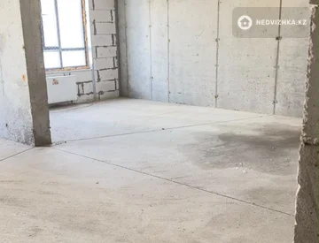2-комнатная квартира, этаж 2 из 9, 70 м², миниатюра 1