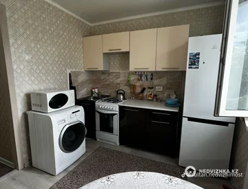 1-комнатная квартира, этаж 3 из 6, 33 м², На длительный срок, миниатюра 1