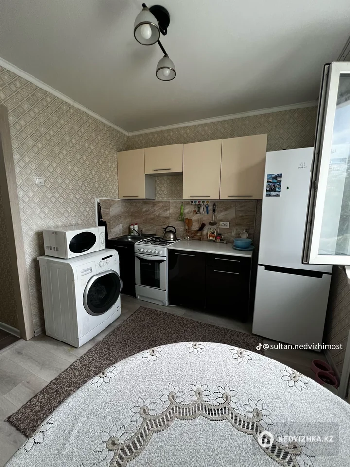 1-комнатная квартира, этаж 3 из 6, 33 м², На длительный срок