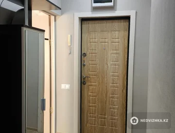 2-комнатная квартира, этаж 7 из 9, 54 м², миниатюра 2