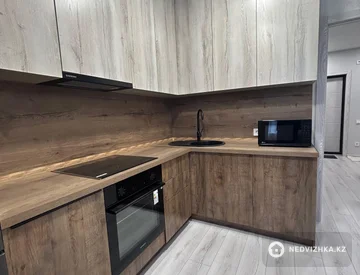 2-комнатная квартира, этаж 2 из 4, 60 м², миниатюра 2