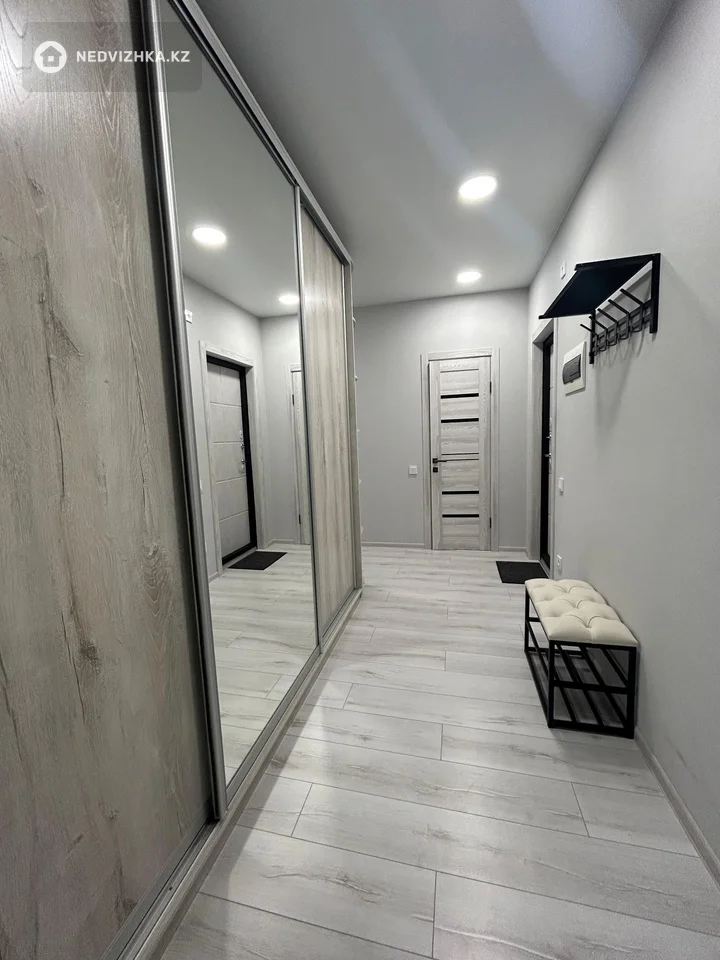 2-комнатная квартира, этаж 2 из 4, 60 м², фотография 4
