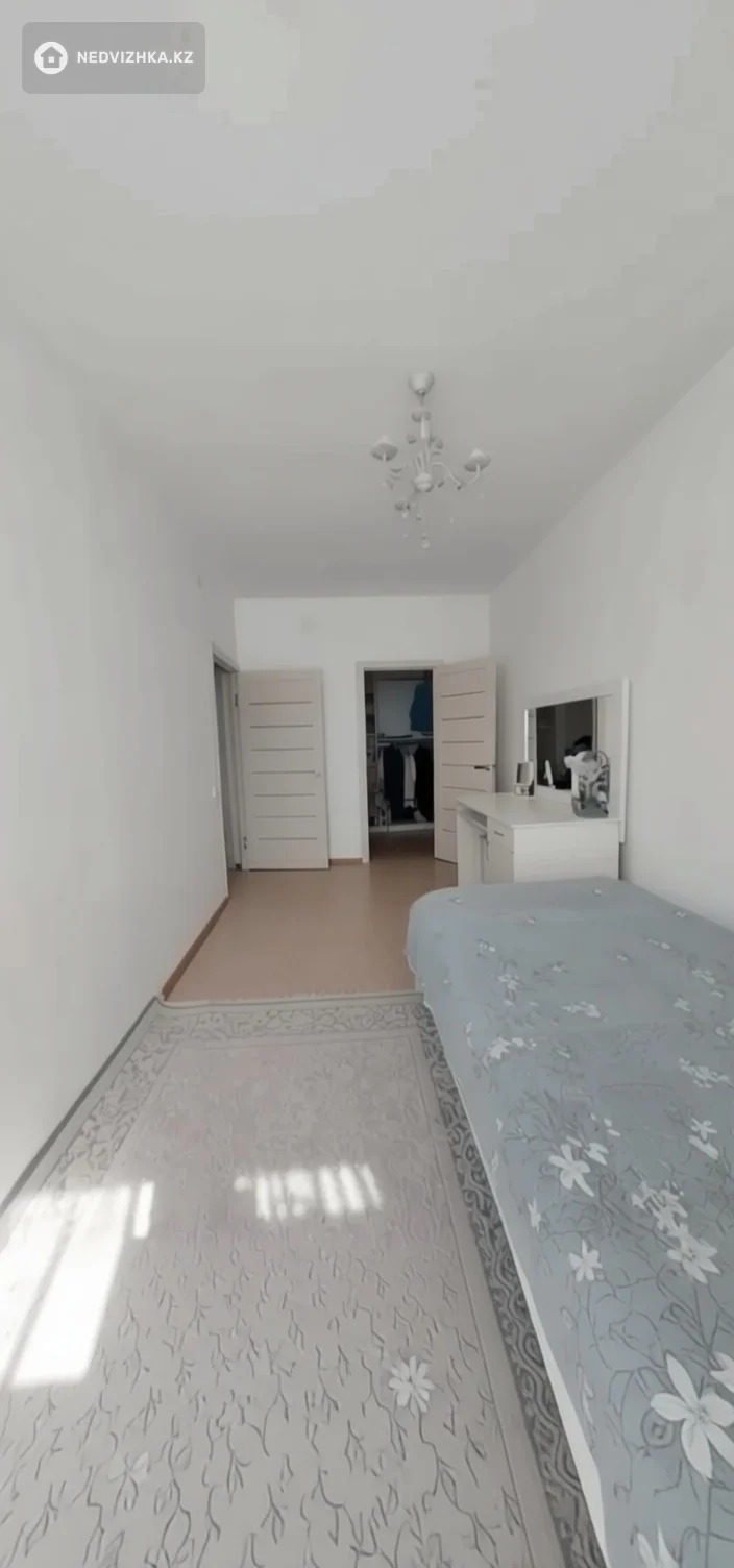 2-комнатная квартира, этаж 2 из 5, 74 м², фотография 3