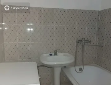 2-комнатная квартира, этаж 2 из 5, 74 м², миниатюра 12