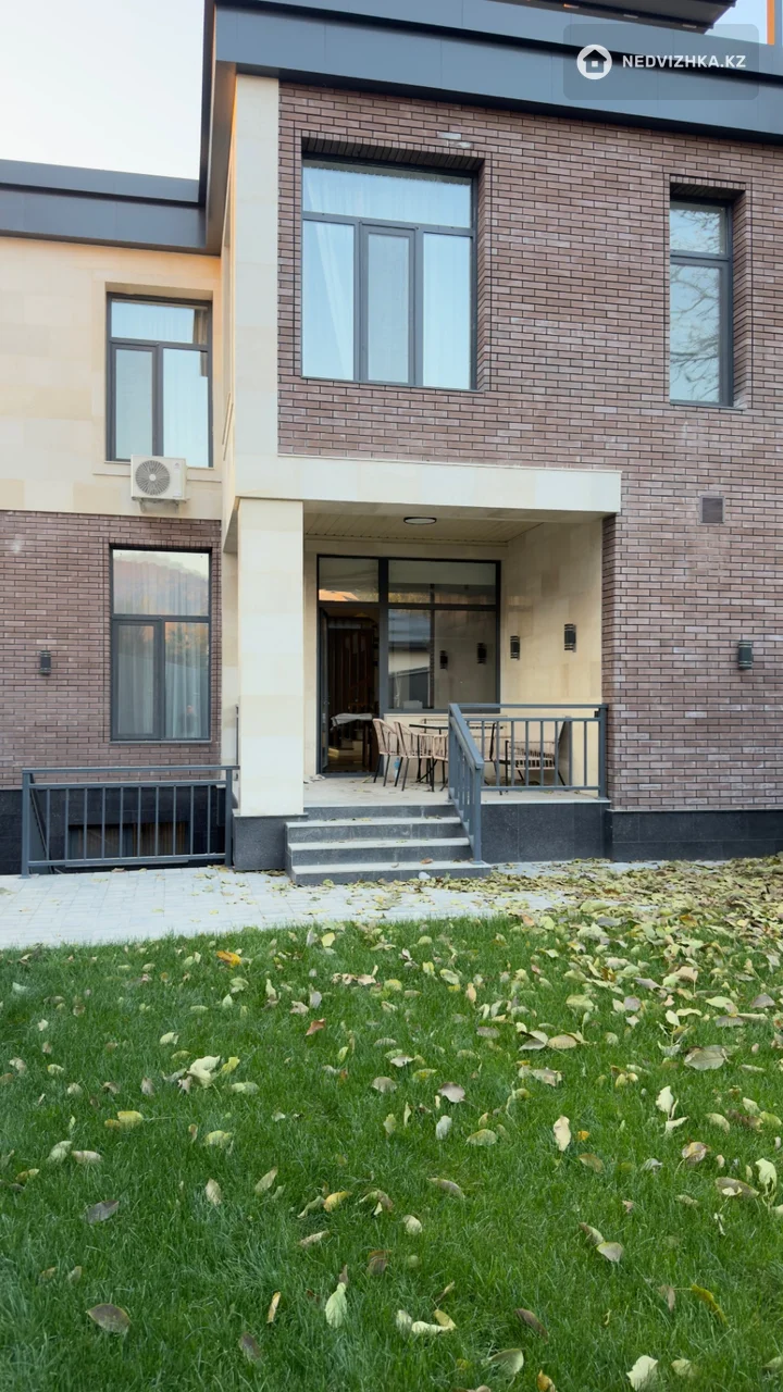 7-комнатный дом, 8 соток, 400 м², фотография 3