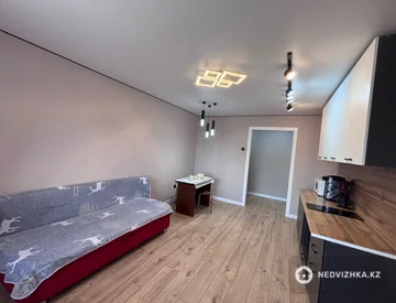 2-комнатная квартира, этаж 8 из 9, 39 м², миниатюра 1