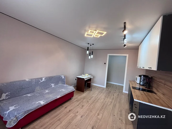 2-комнатная квартира, этаж 8 из 9, 39 м²