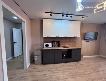 2-комнатная квартира, этаж 8 из 9, 39 м², миниатюра 3