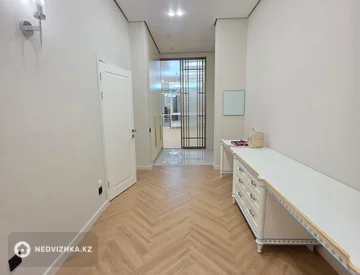 3-комнатная квартира, этаж 5 из 8, 142 м², миниатюра 3