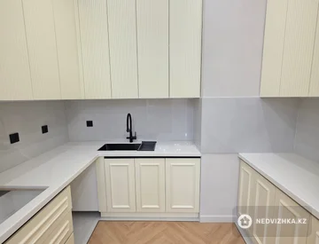 3-комнатная квартира, этаж 5 из 8, 142 м², миниатюра 12