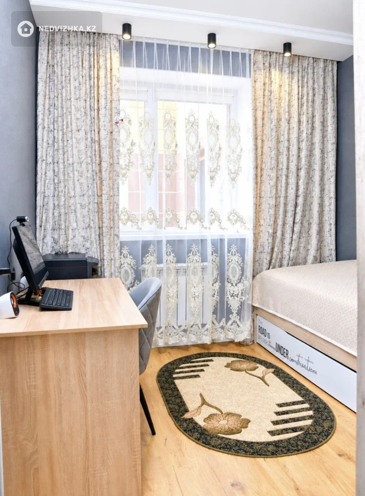 2-комнатная квартира, этаж 3 из 9, 40 м², фотография 2