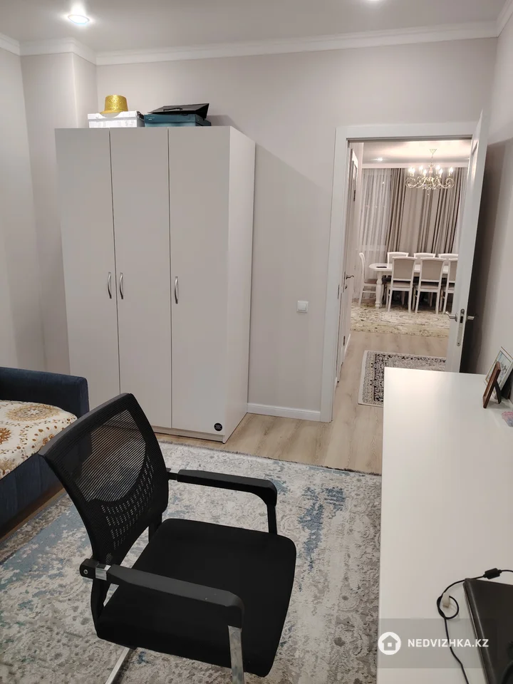 4-комнатная квартира, этаж 5 из 12, 115 м², фотография 2