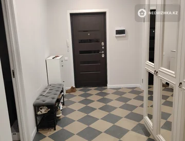 4-комнатная квартира, этаж 5 из 12, 115 м², миниатюра 1