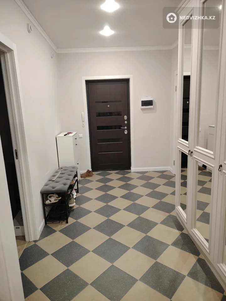 4-комнатная квартира, этаж 5 из 12, 115 м²