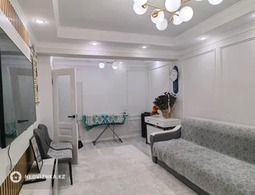 3-комнатная квартира, этаж 3 из 10, 70 м², миниатюра 2