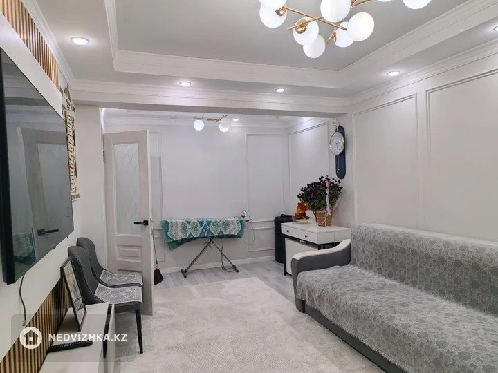 3-комнатная квартира, этаж 3 из 10, 70 м², фотография 2