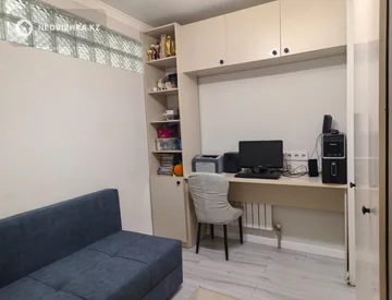 3-комнатная квартира, этаж 3 из 10, 70 м², миниатюра 3