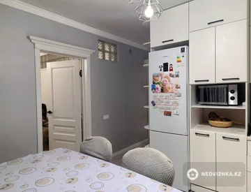 3-комнатная квартира, этаж 3 из 10, 70 м², миниатюра 7