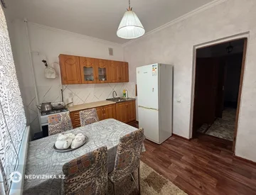 3-комнатная квартира, этаж 4 из 5, 67 м², миниатюра 3