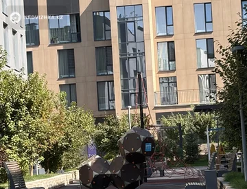 4-комнатная квартира, этаж 3 из 4, 147 м², миниатюра 3