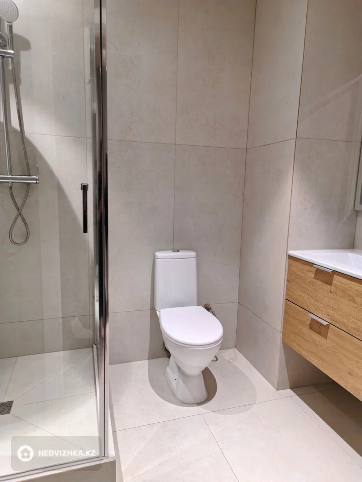 2-комнатная квартира, этаж 4 из 9, 68 м², фотография 3