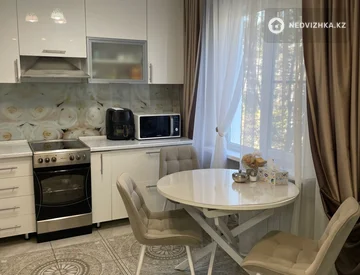 4-комнатная квартира, этаж 2 из 5, 83 м²