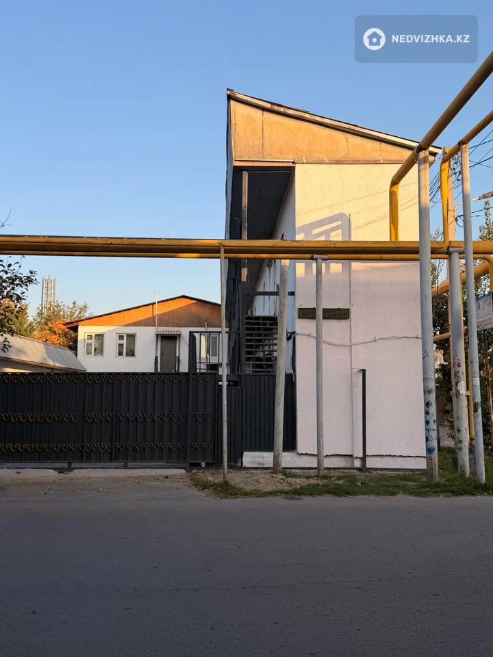 1-комнатная квартира, этаж 1 из 2, 40 м², На длительный срок