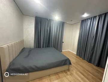 3-комнатная квартира, этаж 3 из 12, 68 м², миниатюра 2